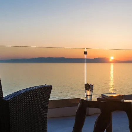 Villa Luxury Seafront Design Akrotiri